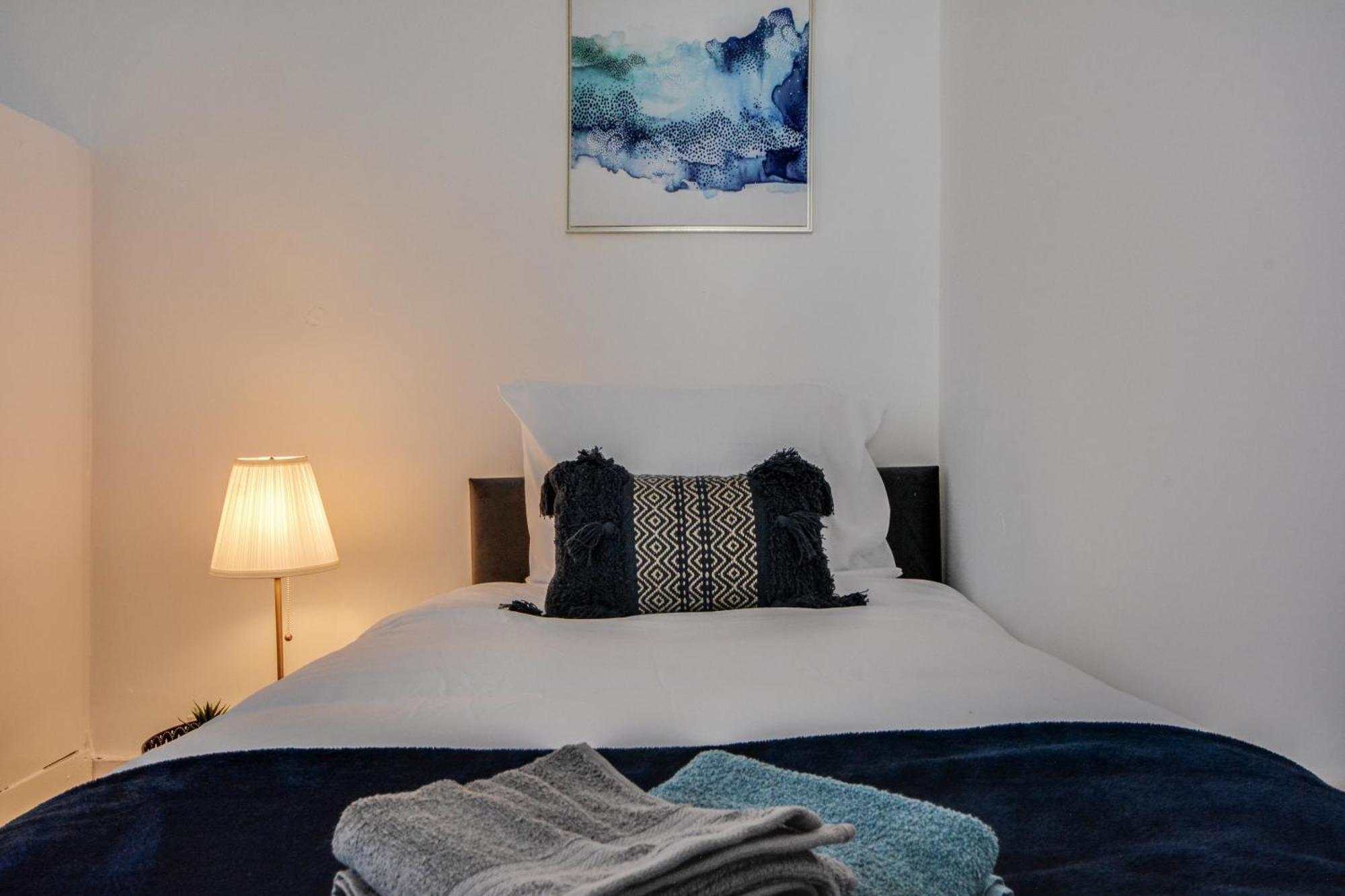 Stay With Alexandra 2 Free Parking - High Speed Free Wifi 利物浦 外观 照片