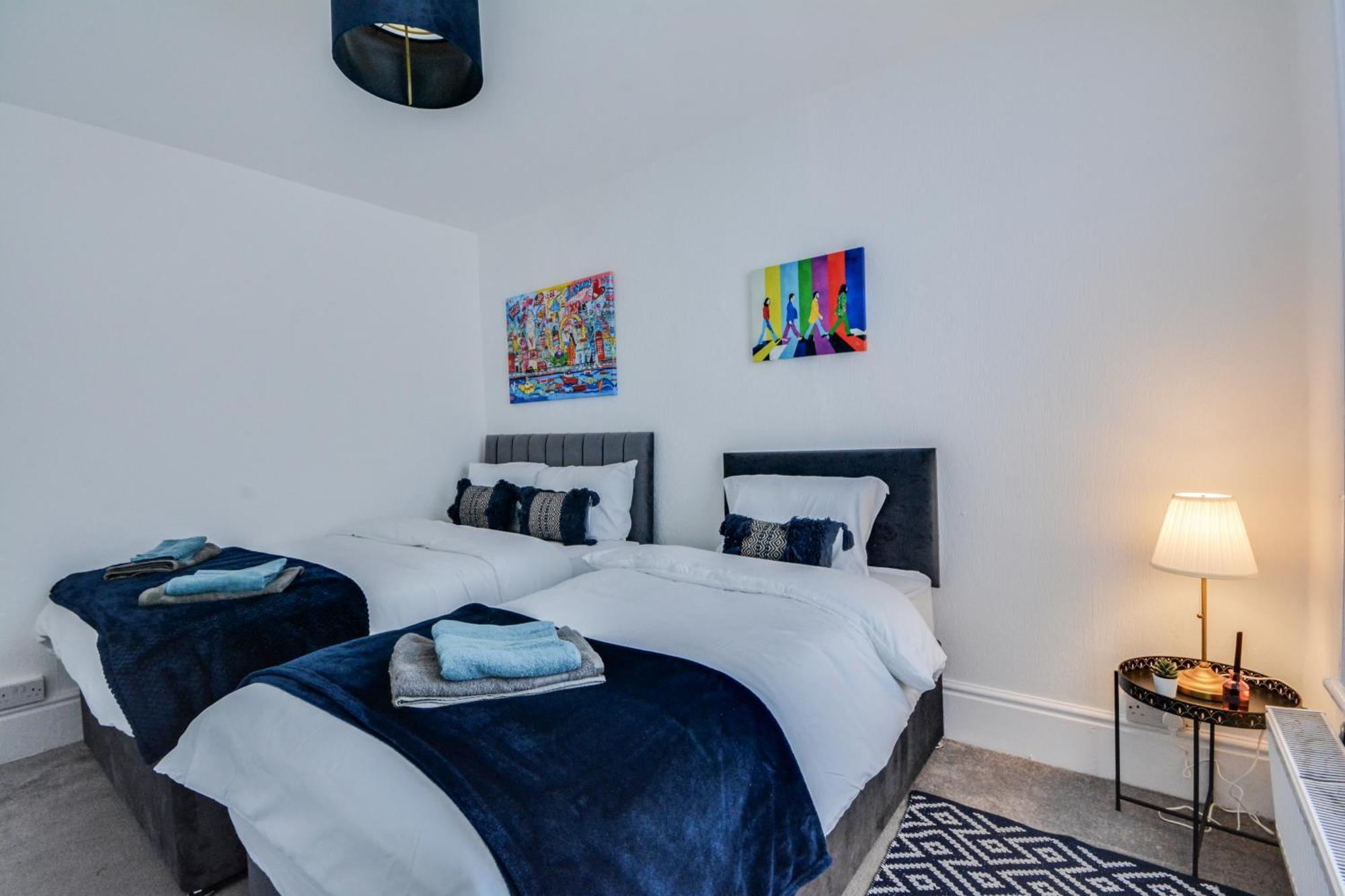 Stay With Alexandra 2 Free Parking - High Speed Free Wifi 利物浦 外观 照片